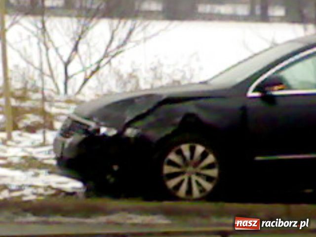 Zdjęcie w galerii na portalu naszraciborz.pl: Peugeot jechał za szybko wiadomości z regionu