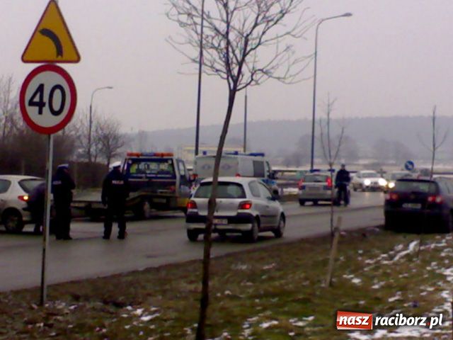 Zdjęcie w galerii na portalu naszraciborz.pl: Peugeot jechał za szybko wiadomości z regionu