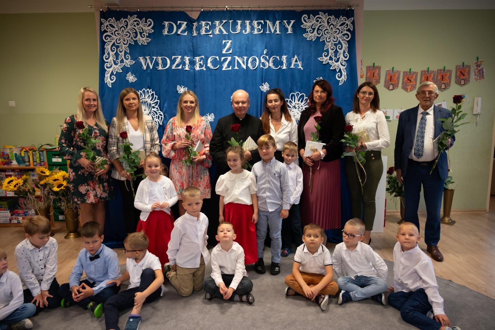 Zdjęcie w galerii na portalu naszraciborz.pl:  Radość w bieńkowickim przedszkolu. Otwarto nowy plac zabaw wiadomości z regionu