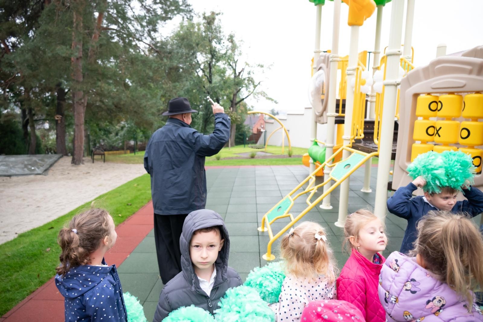 Zdjęcie w galerii na portalu naszraciborz.pl:  Radość w bieńkowickim przedszkolu. Otwarto nowy plac zabaw wiadomości z regionu