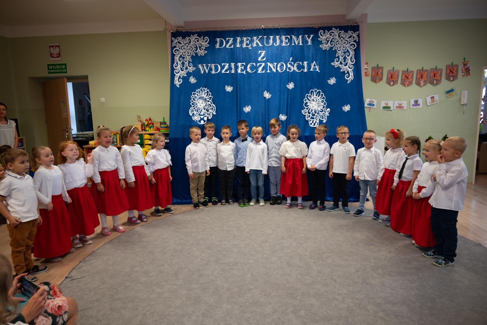 Zdjęcie w galerii na portalu naszraciborz.pl:  Radość w bieńkowickim przedszkolu. Otwarto nowy plac zabaw wiadomości z regionu