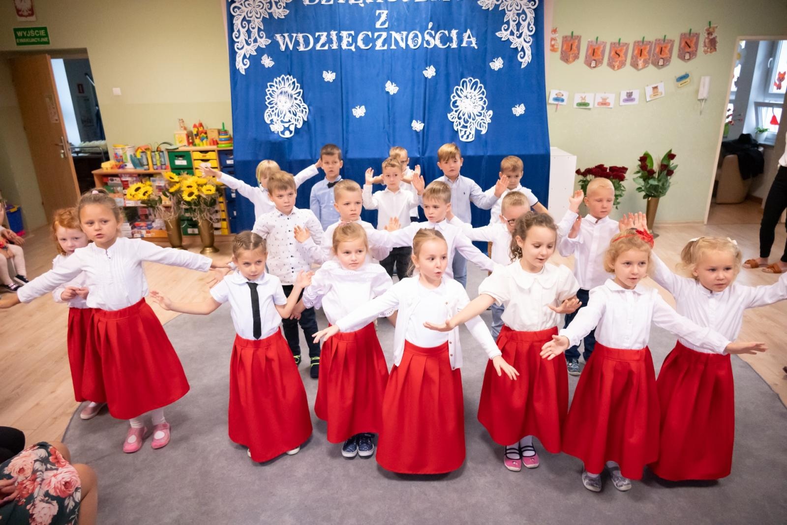 Zdjęcie w galerii na portalu naszraciborz.pl:  Radość w bieńkowickim przedszkolu. Otwarto nowy plac zabaw wiadomości z regionu