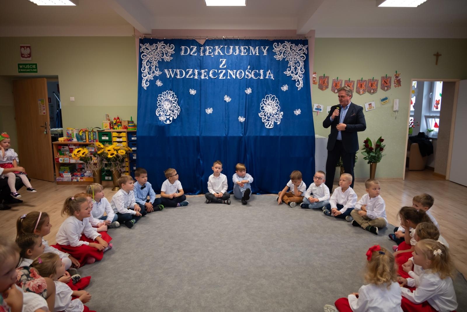 Zdjęcie w galerii na portalu naszraciborz.pl:  Radość w bieńkowickim przedszkolu. Otwarto nowy plac zabaw wiadomości z regionu