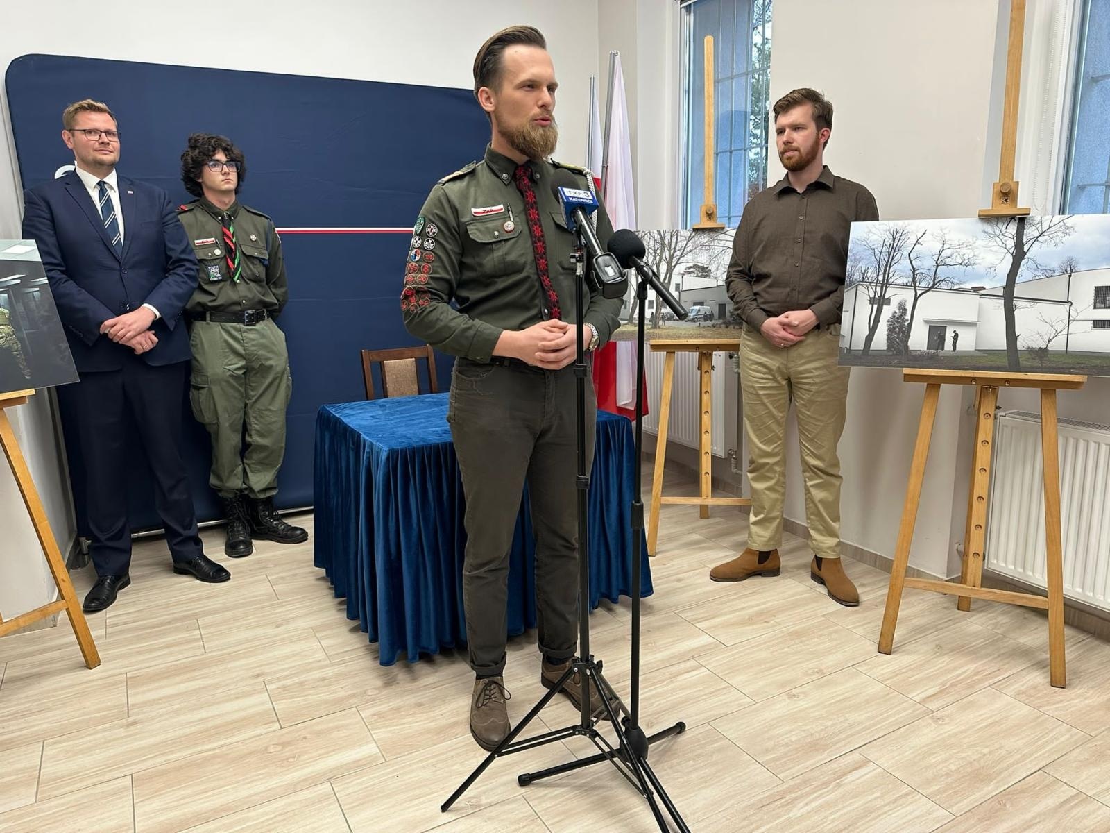 Zdjęcie w galerii na portalu naszraciborz.pl: Harcerze z Raciborza z nową Harcówką wiadomości z regionu