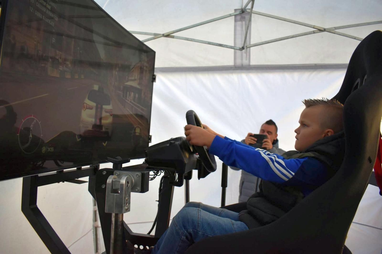 Zdjęcie w galerii na portalu naszraciborz.pl: Fundusze Europejskie. Nowa Energia! Tak było na pikniku na zamku wiadomości z regionu