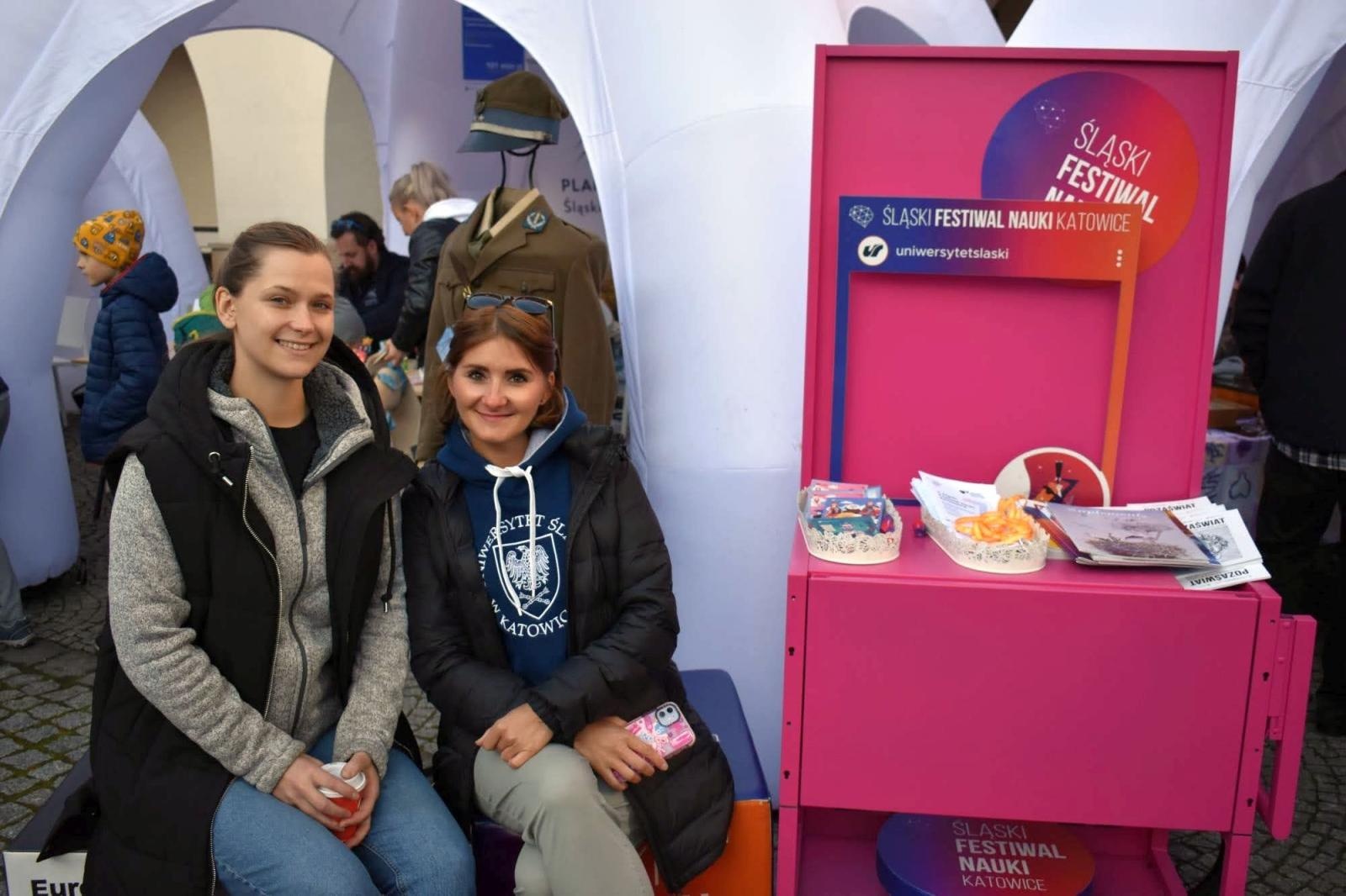 Zdjęcie w galerii na portalu naszraciborz.pl: Fundusze Europejskie. Nowa Energia! Tak było na pikniku na zamku wiadomości z regionu