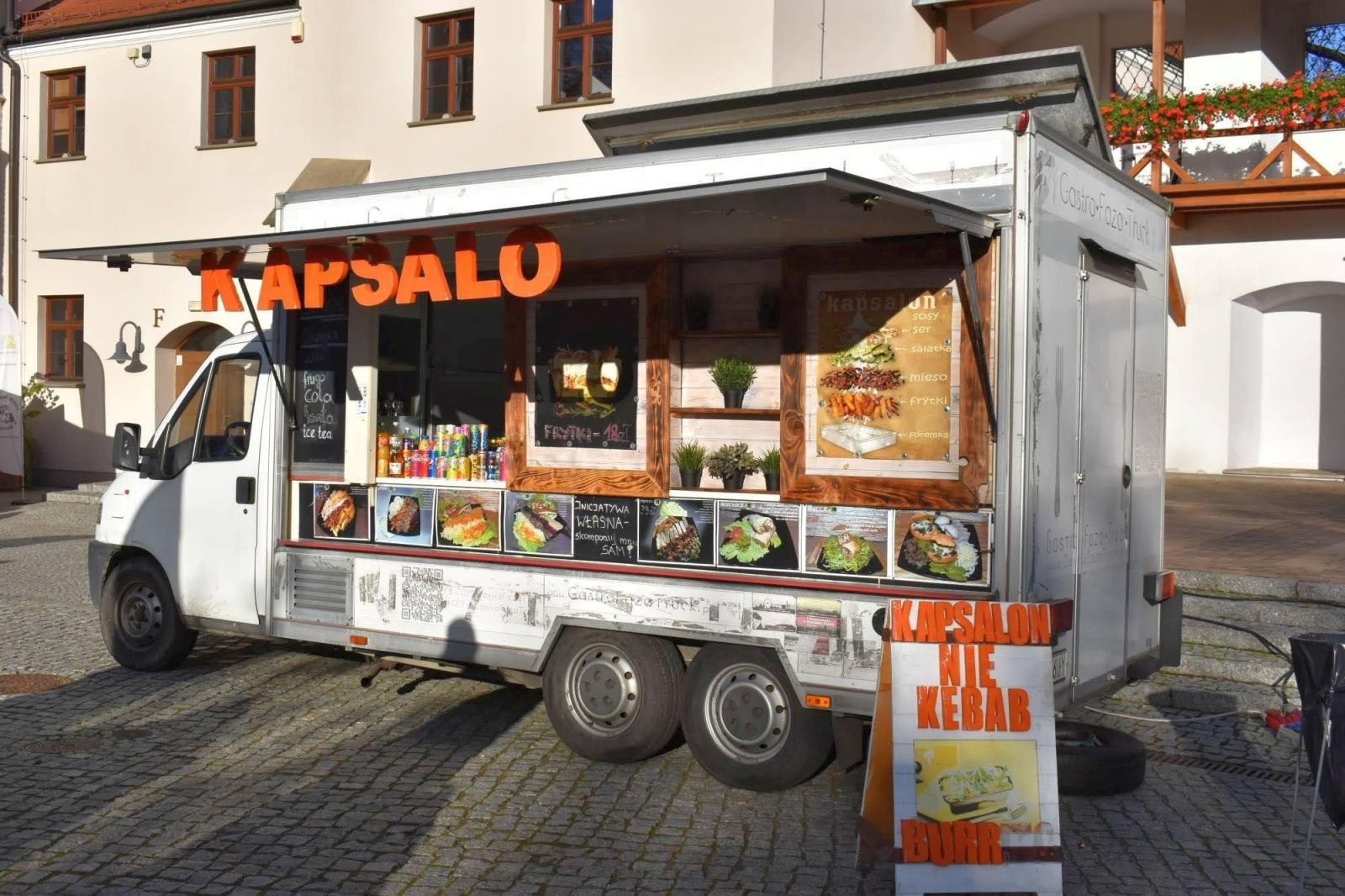 Zdjęcie w galerii na portalu naszraciborz.pl: Fundusze Europejskie. Nowa Energia! Tak było na pikniku na zamku wiadomości z regionu