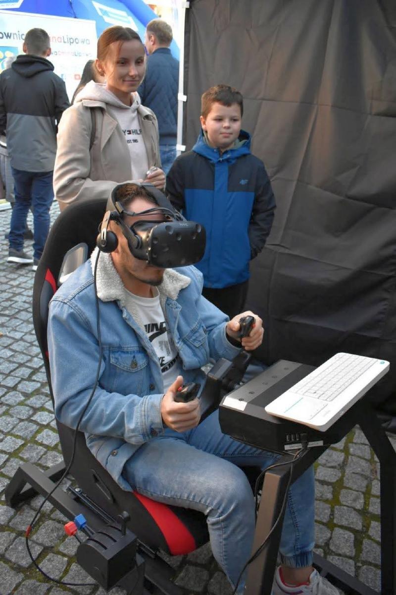 Zdjęcie w galerii na portalu naszraciborz.pl: Fundusze Europejskie. Nowa Energia! Tak było na pikniku na zamku wiadomości z regionu