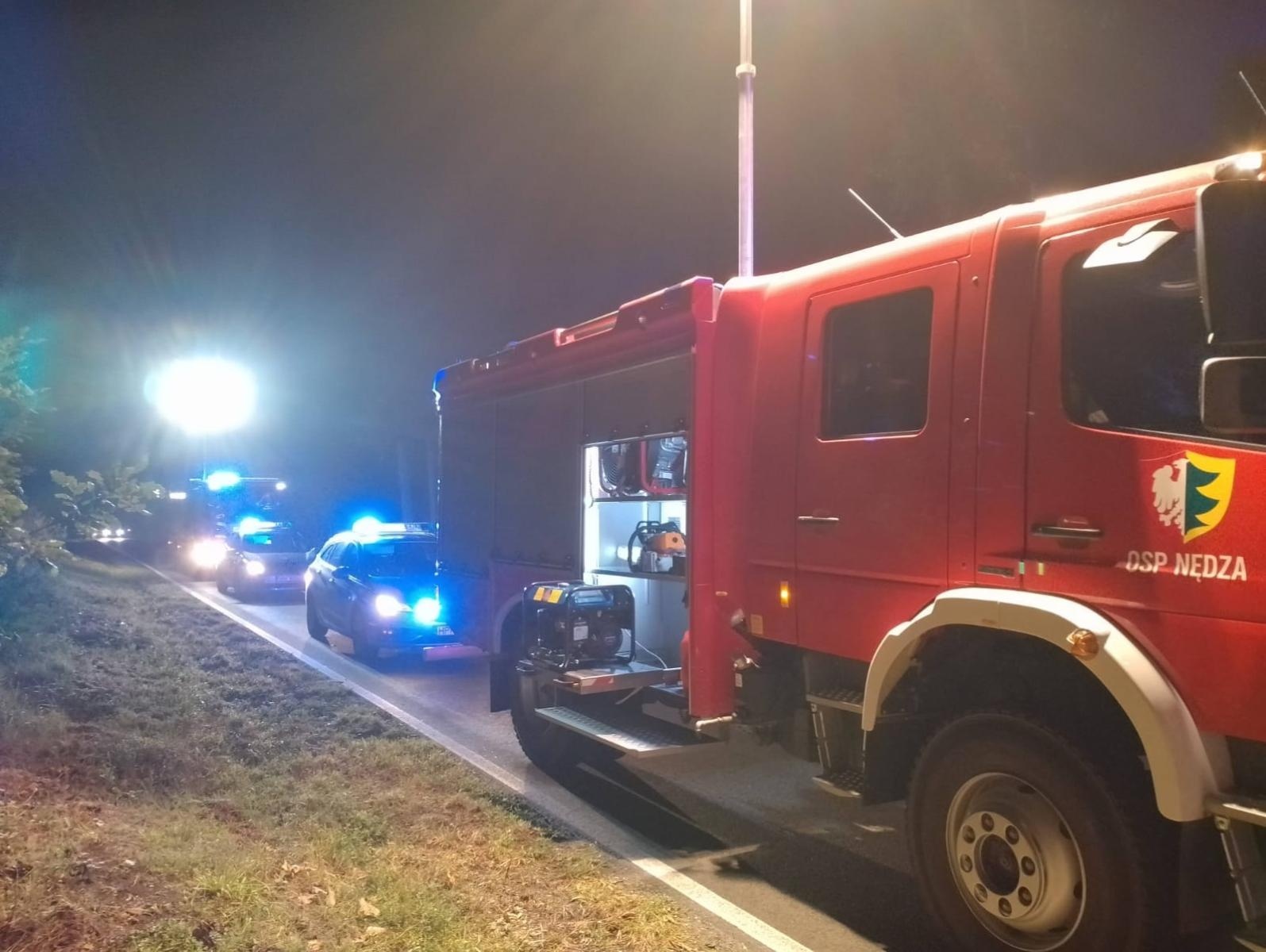 Zdjęcie w galerii na portalu naszraciborz.pl: Raport 998. Mitsubishi lancer zderzył się z dzikiem w Nędzy wiadomości z regionu
