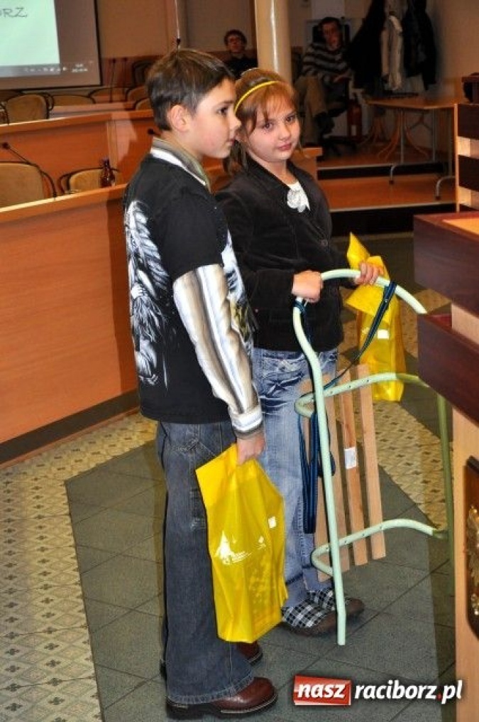 Zdjęcie w galerii na portalu naszraciborz.pl: Nagrodzili zjeżdżających na byle czym wiadomości z regionu