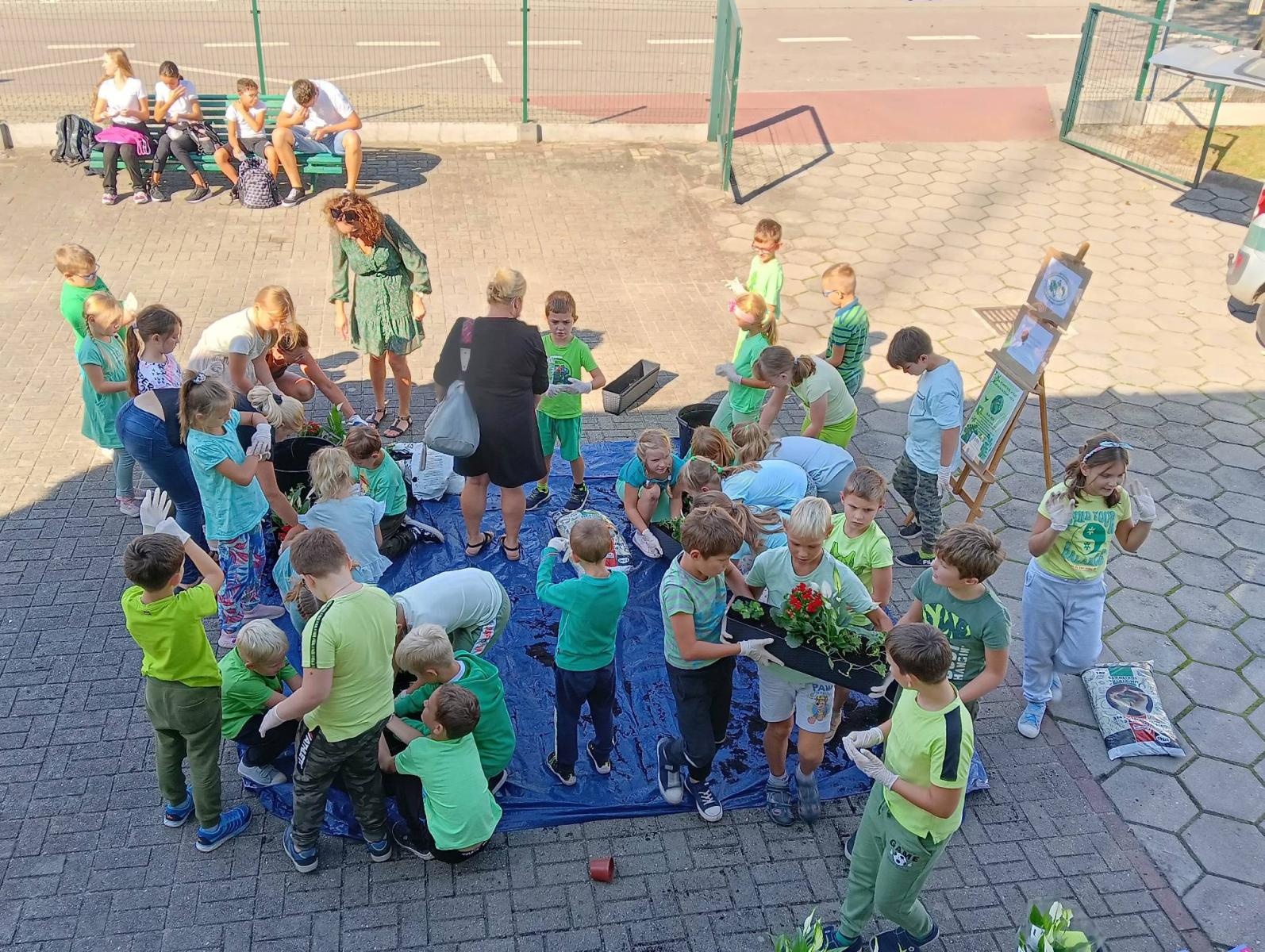Zdjęcie w galerii na portalu naszraciborz.pl: Ziemia, powietrze, woda. Projekt w Bieńkowicach wiadomości z regionu