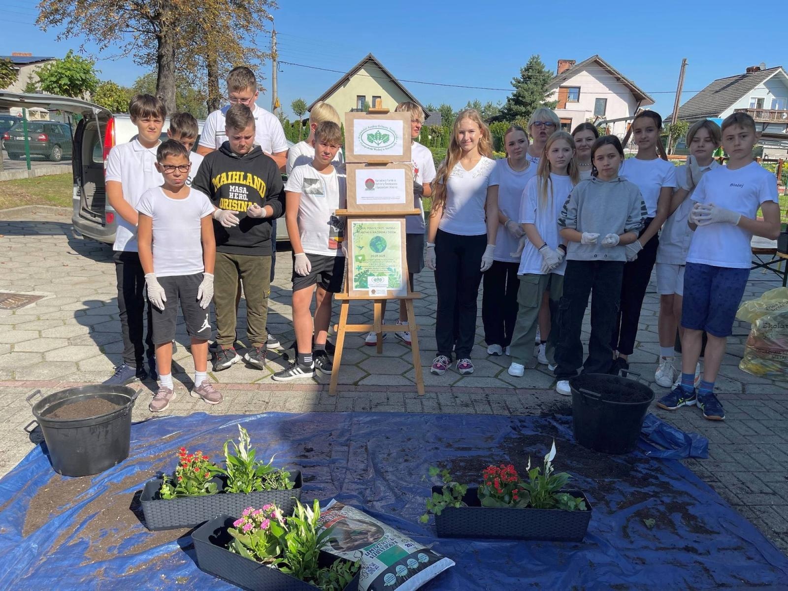 Zdjęcie w galerii na portalu naszraciborz.pl: Ziemia, powietrze, woda. Projekt w Bieńkowicach wiadomości z regionu