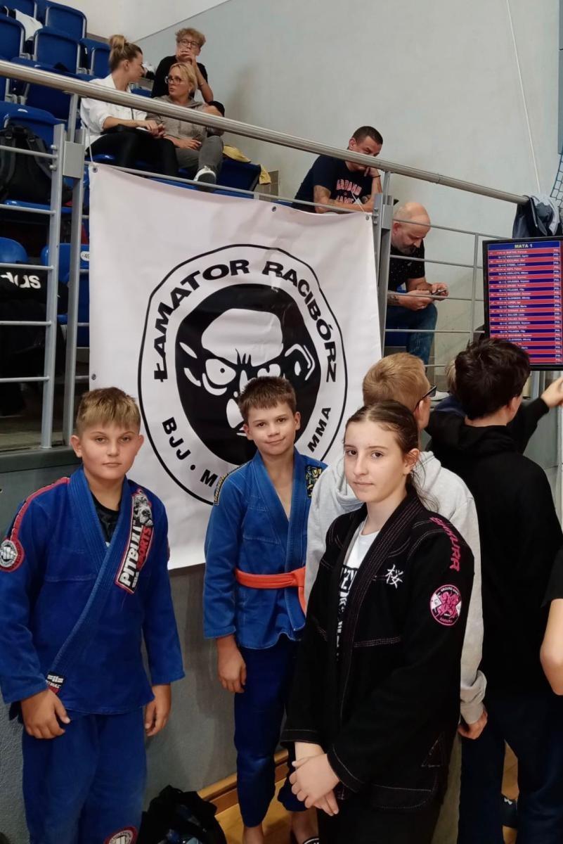 Zdjęcie w galerii na portalu naszraciborz.pl: Młodzi zawodnicy Łamatora na podium wiadomości z regionu