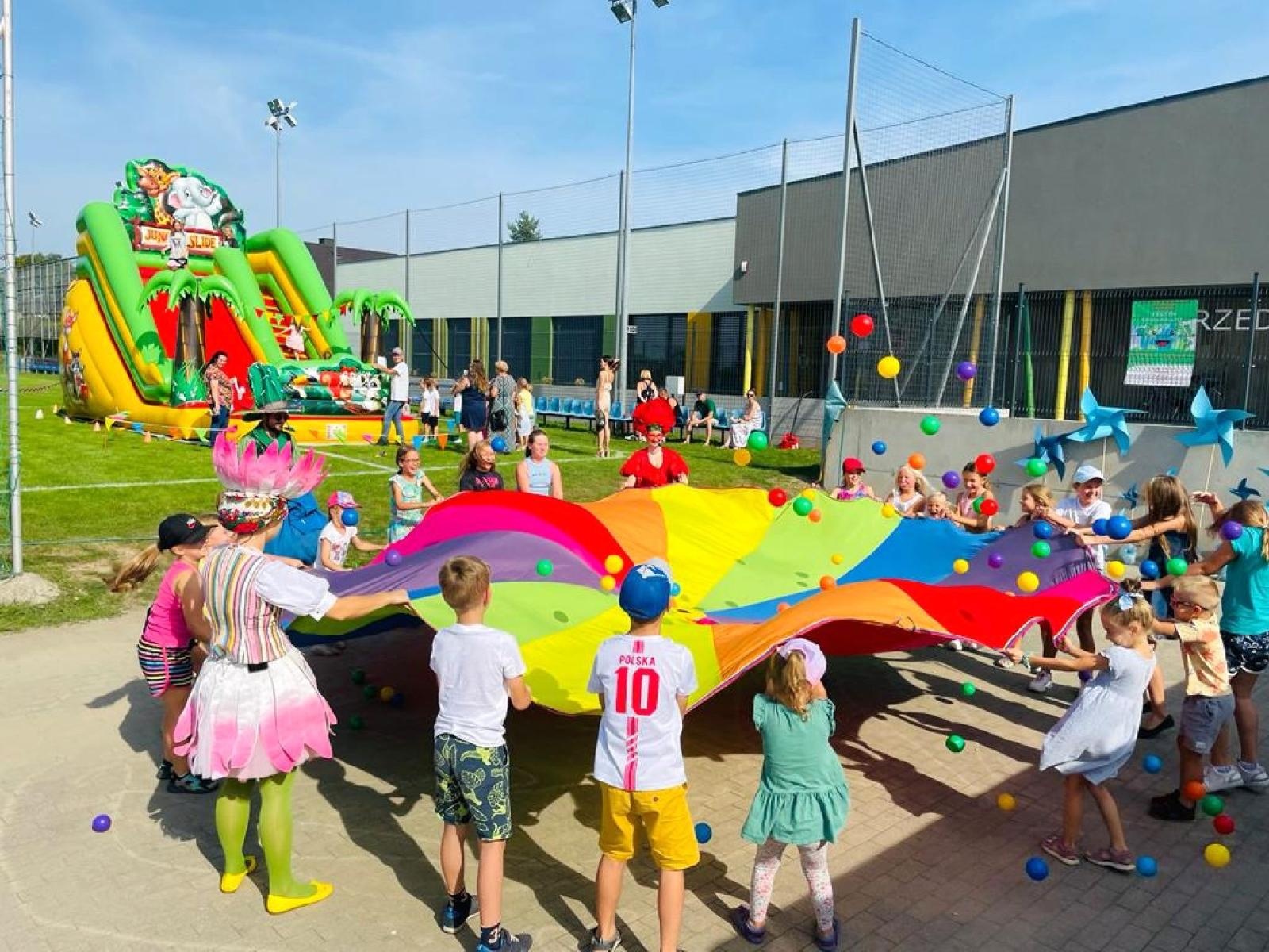 Zdjęcie w galerii na portalu naszraciborz.pl: Segregujesz - świat ratujesz. Ekologiczny wrzesień w Markowicach wiadomości z regionu