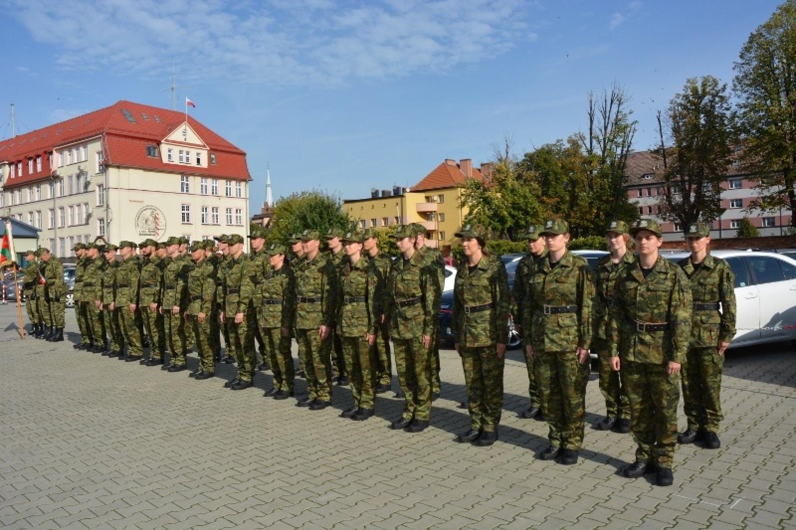 Zdjęcie w galerii na portalu naszraciborz.pl: Uroczyste ślubowanie nowych funkcjonariuszy Śląskiego Oddziału Straży Granicznej w Raciborzu wiadomości z regionu