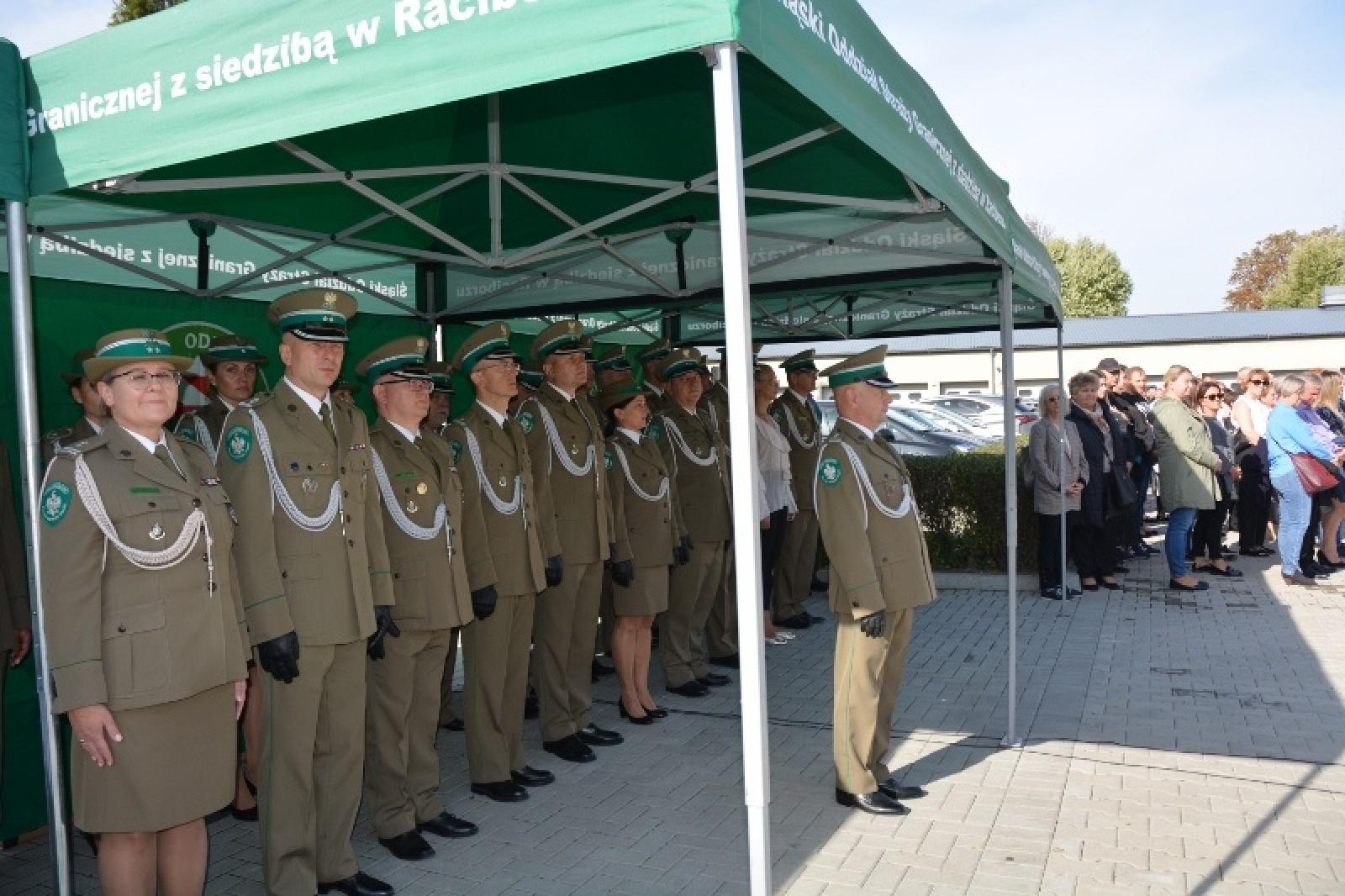 Zdjęcie w galerii na portalu naszraciborz.pl: Uroczyste ślubowanie nowych funkcjonariuszy Śląskiego Oddziału Straży Granicznej w Raciborzu wiadomości z regionu