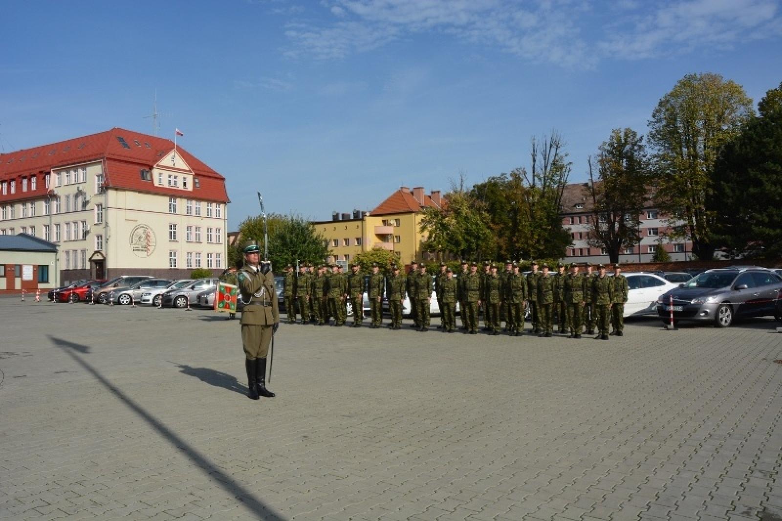 Zdjęcie w galerii na portalu naszraciborz.pl: Uroczyste ślubowanie nowych funkcjonariuszy Śląskiego Oddziału Straży Granicznej w Raciborzu wiadomości z regionu