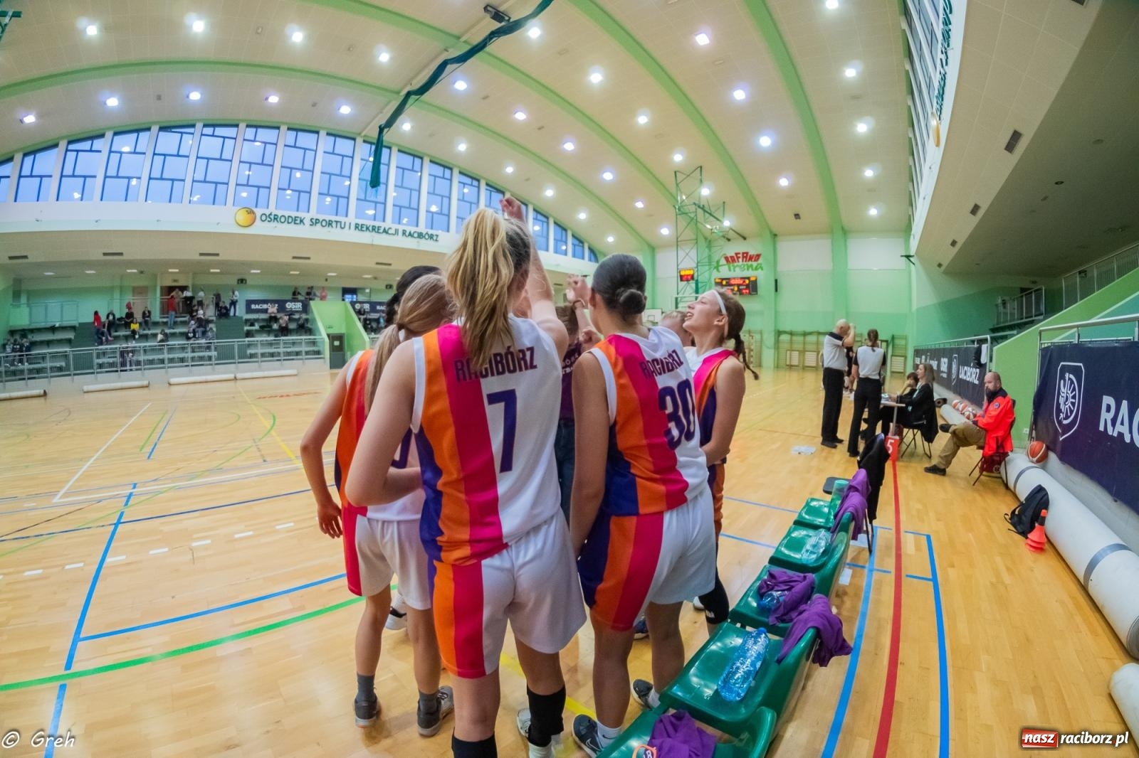 Zdjęcie w galerii na portalu naszraciborz.pl: Koszykówka. Nie zawsze można być zwycięzcą [FOTO i WIDEO] wiadomości z regionu