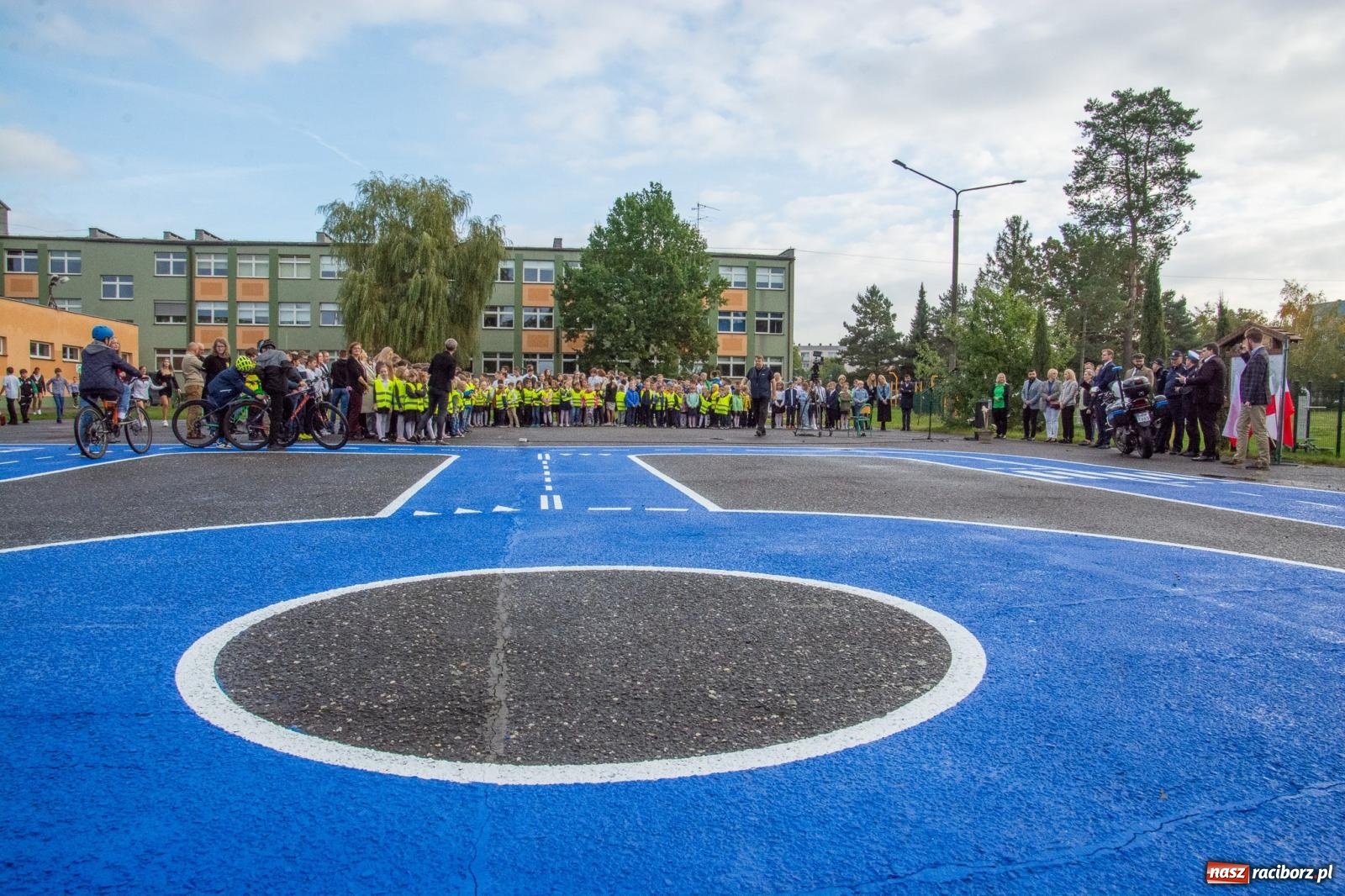 Zdjęcie w galerii na portalu naszraciborz.pl: W Kuźni Raciborskiej powstało miasteczko ruchu drogowego wiadomości z regionu