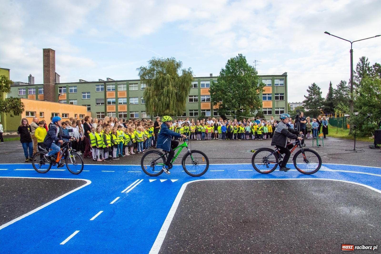 Zdjęcie w galerii na portalu naszraciborz.pl: W Kuźni Raciborskiej powstało miasteczko ruchu drogowego wiadomości z regionu