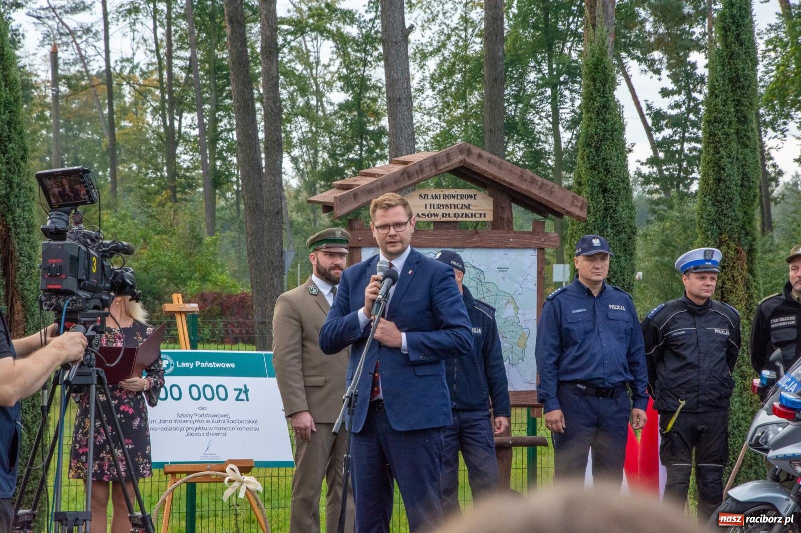 Zdjęcie w galerii na portalu naszraciborz.pl: W Kuźni Raciborskiej powstało miasteczko ruchu drogowego wiadomości z regionu
