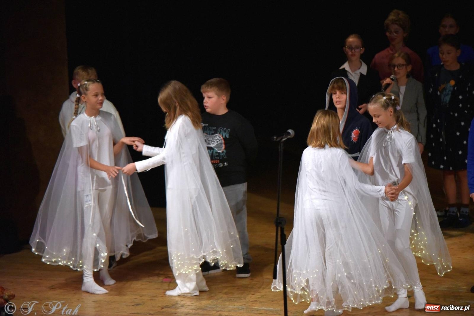 Zdjęcie w galerii na portalu naszraciborz.pl: Szkoła w Brzeziu świętuje 140-lecie [FOTO i WIDEO] wiadomości z regionu