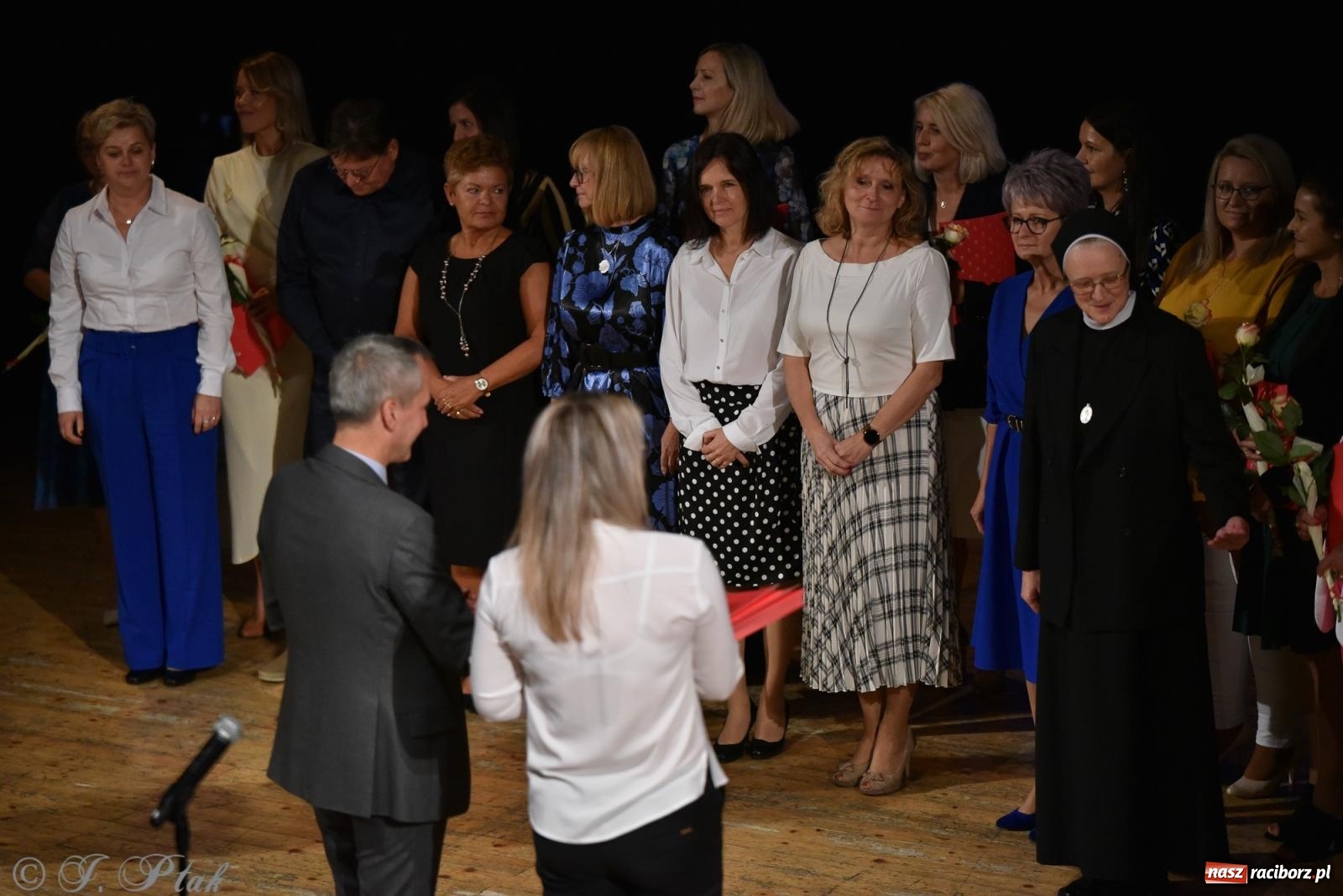 Zdjęcie w galerii na portalu naszraciborz.pl: Raciborska oświata świętuje. Dzień Edukacji Narodowej w RCK [FOTO i WIDEO] wiadomości z regionu
