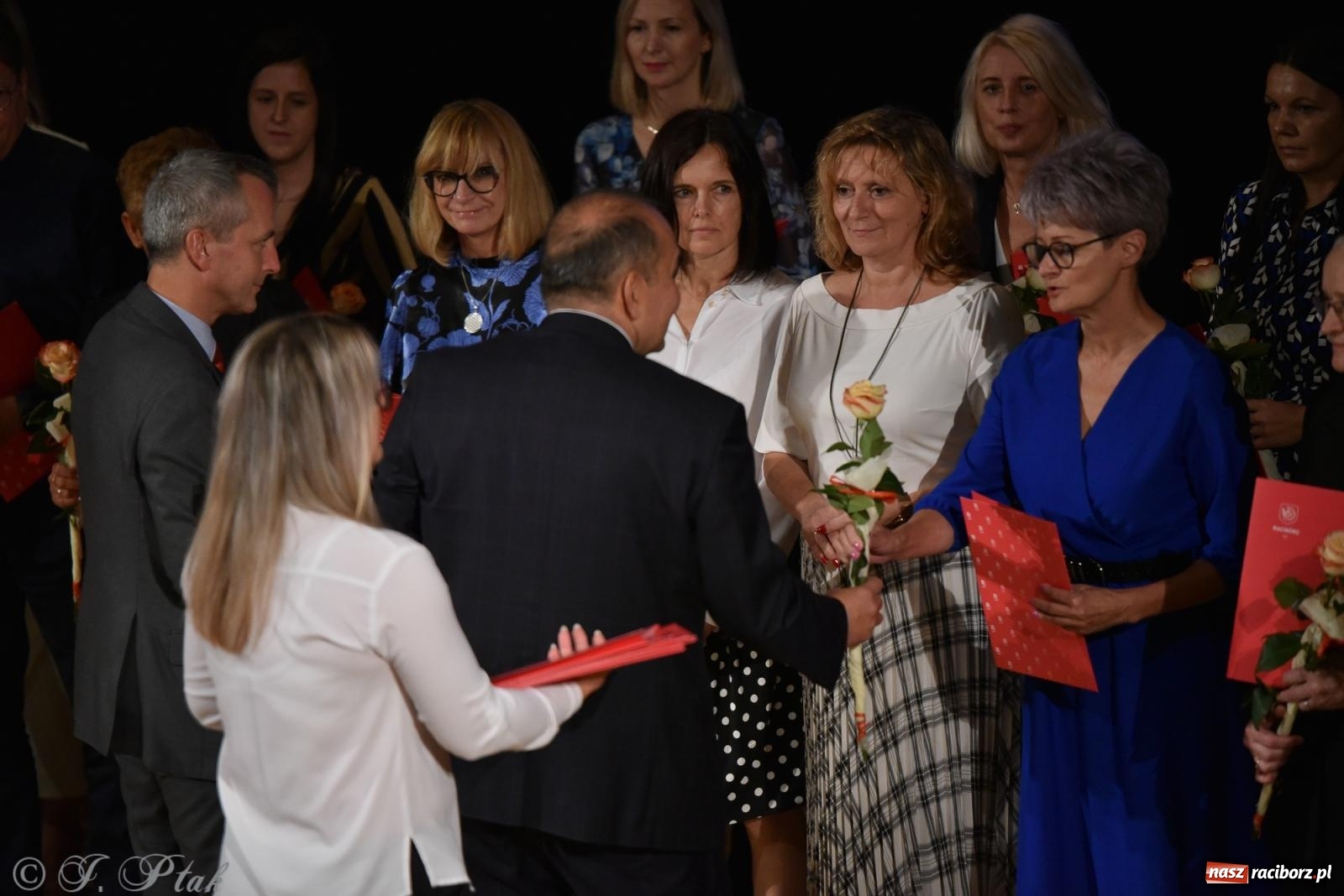 Zdjęcie w galerii na portalu naszraciborz.pl: Raciborska oświata świętuje. Dzień Edukacji Narodowej w RCK [FOTO i WIDEO] wiadomości z regionu