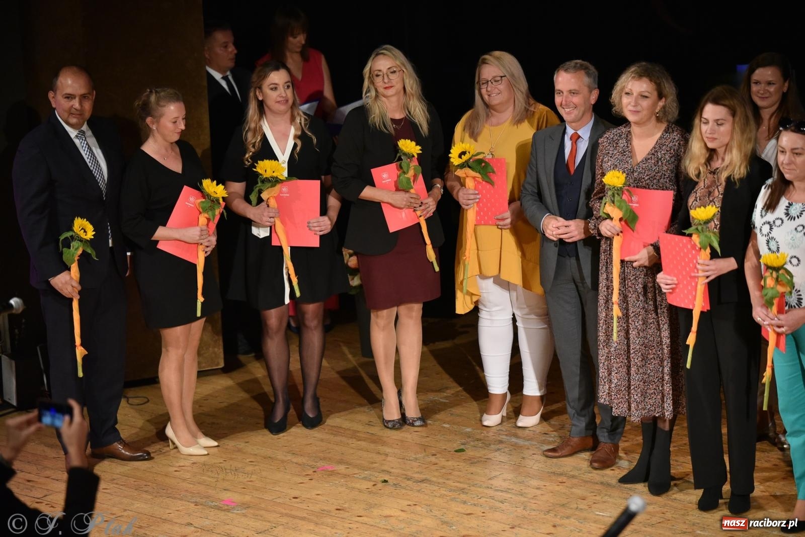 Zdjęcie w galerii na portalu naszraciborz.pl: Raciborska oświata świętuje. Dzień Edukacji Narodowej w RCK [FOTO i WIDEO] wiadomości z regionu