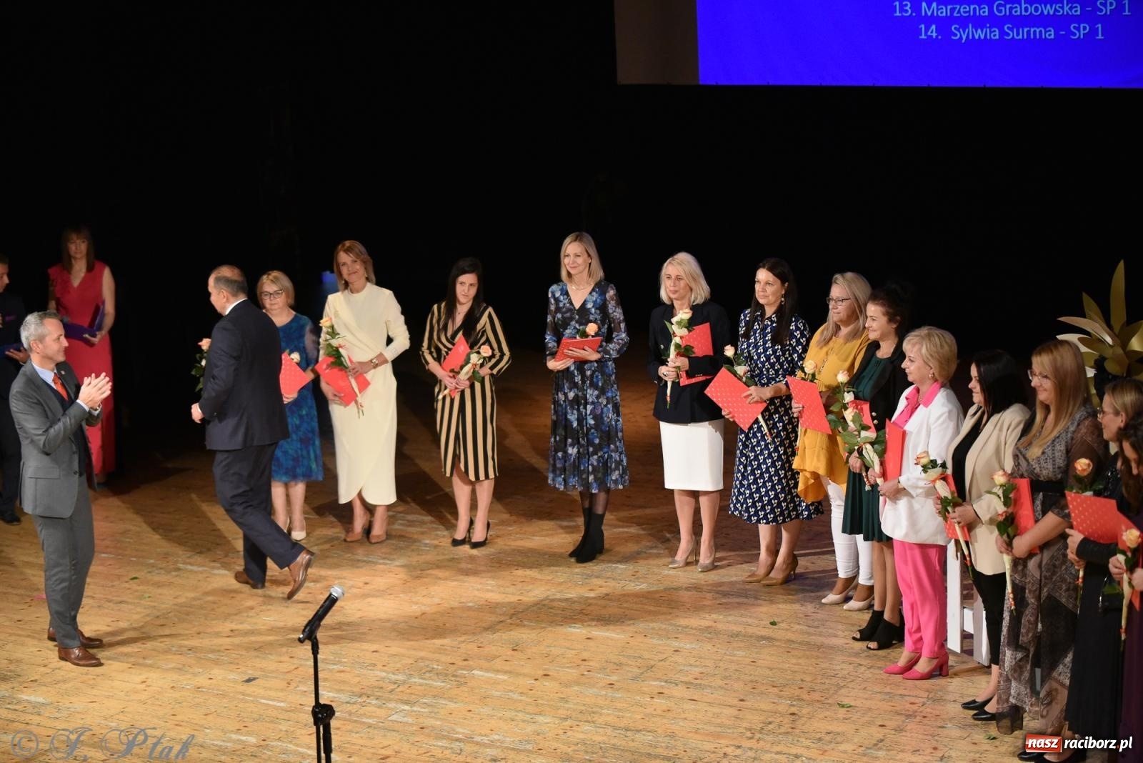 Zdjęcie w galerii na portalu naszraciborz.pl: Raciborska oświata świętuje. Dzień Edukacji Narodowej w RCK [FOTO i WIDEO] wiadomości z regionu