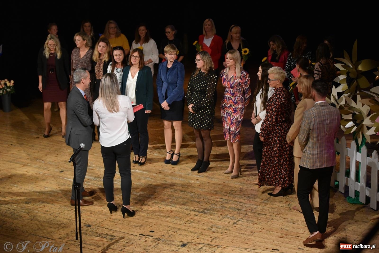 Zdjęcie w galerii na portalu naszraciborz.pl: Raciborska oświata świętuje. Dzień Edukacji Narodowej w RCK [FOTO i WIDEO] wiadomości z regionu