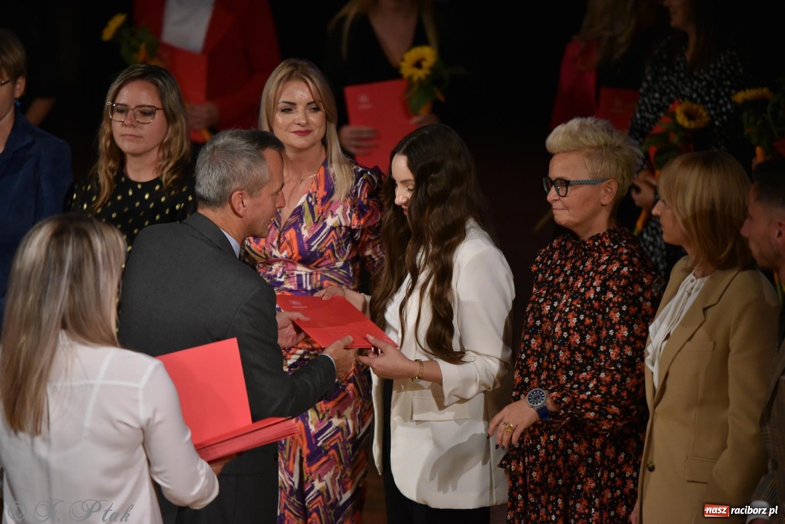 Zdjęcie w galerii na portalu naszraciborz.pl: Raciborska oświata świętuje. Dzień Edukacji Narodowej w RCK [FOTO i WIDEO] wiadomości z regionu