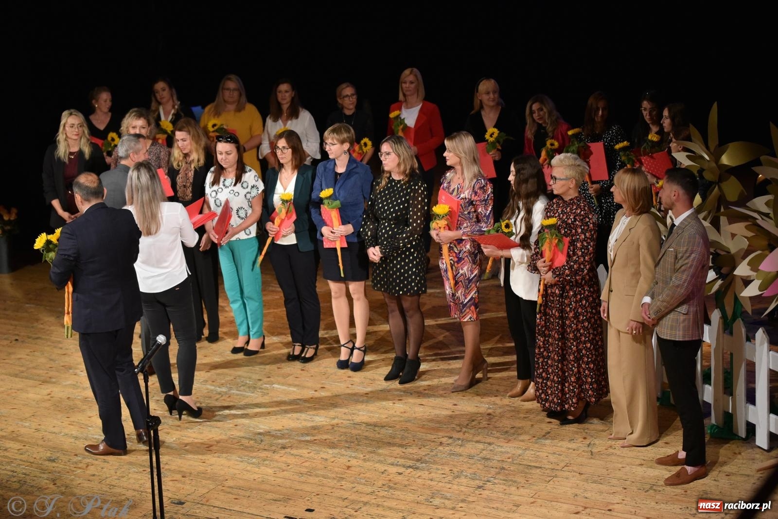 Zdjęcie w galerii na portalu naszraciborz.pl: Raciborska oświata świętuje. Dzień Edukacji Narodowej w RCK [FOTO i WIDEO] wiadomości z regionu