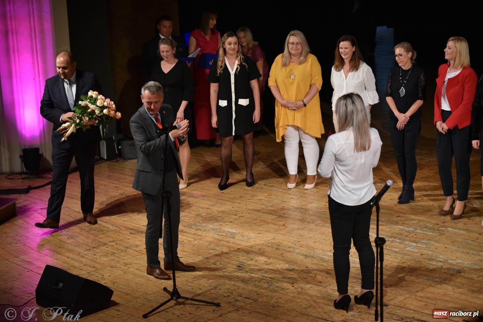 Zdjęcie w galerii na portalu naszraciborz.pl: Raciborska oświata świętuje. Dzień Edukacji Narodowej w RCK [FOTO i WIDEO] wiadomości z regionu
