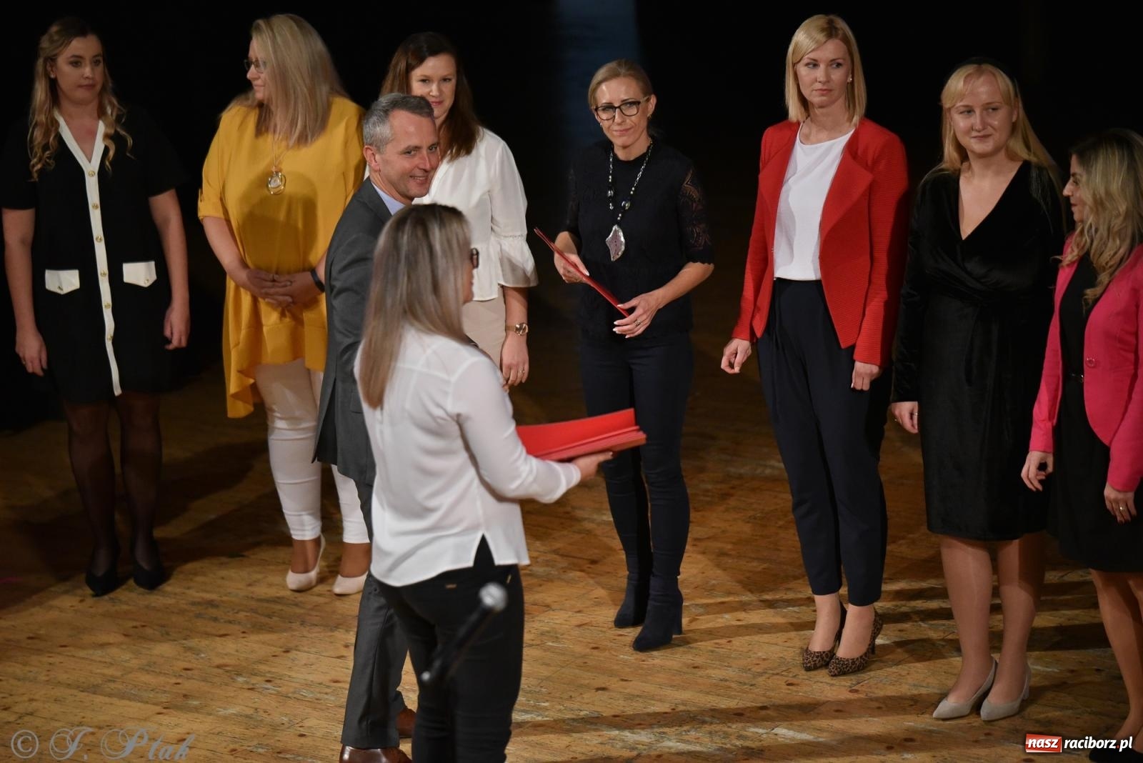 Zdjęcie w galerii na portalu naszraciborz.pl: Raciborska oświata świętuje. Dzień Edukacji Narodowej w RCK [FOTO i WIDEO] wiadomości z regionu