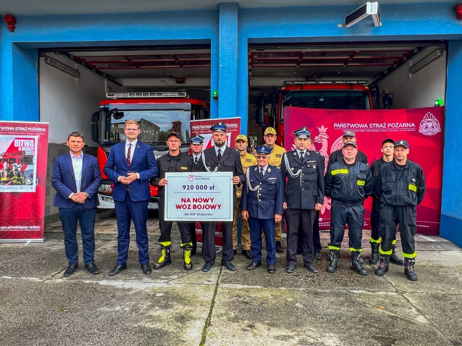 Zdjęcie w galerii na portalu naszraciborz.pl: OSP Modzurów będzie miała nowy średni wóz bojowy wiadomości z regionu