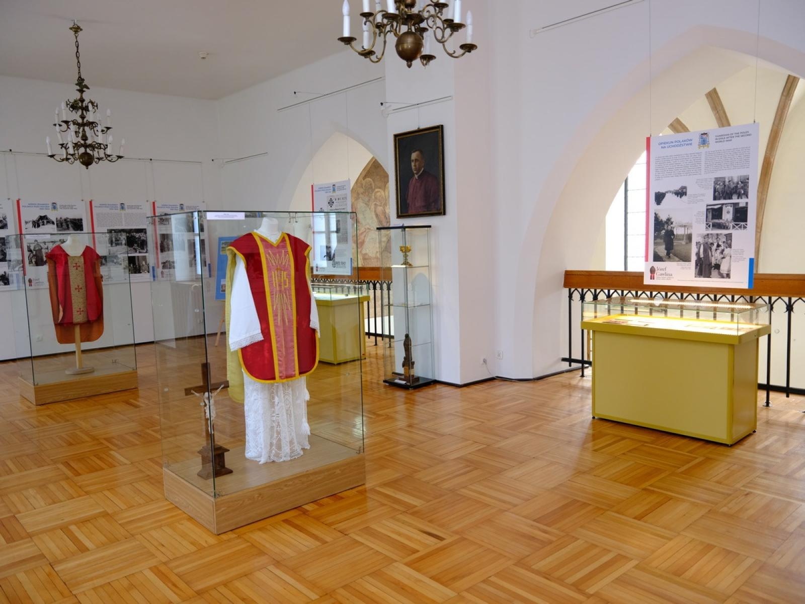 Zdjęcie w galerii na portalu naszraciborz.pl: Józef Gawlina, biskup, żołnierz, pielgrzym. Nowa wystawa w Muzeum [FOTO] wiadomości z regionu