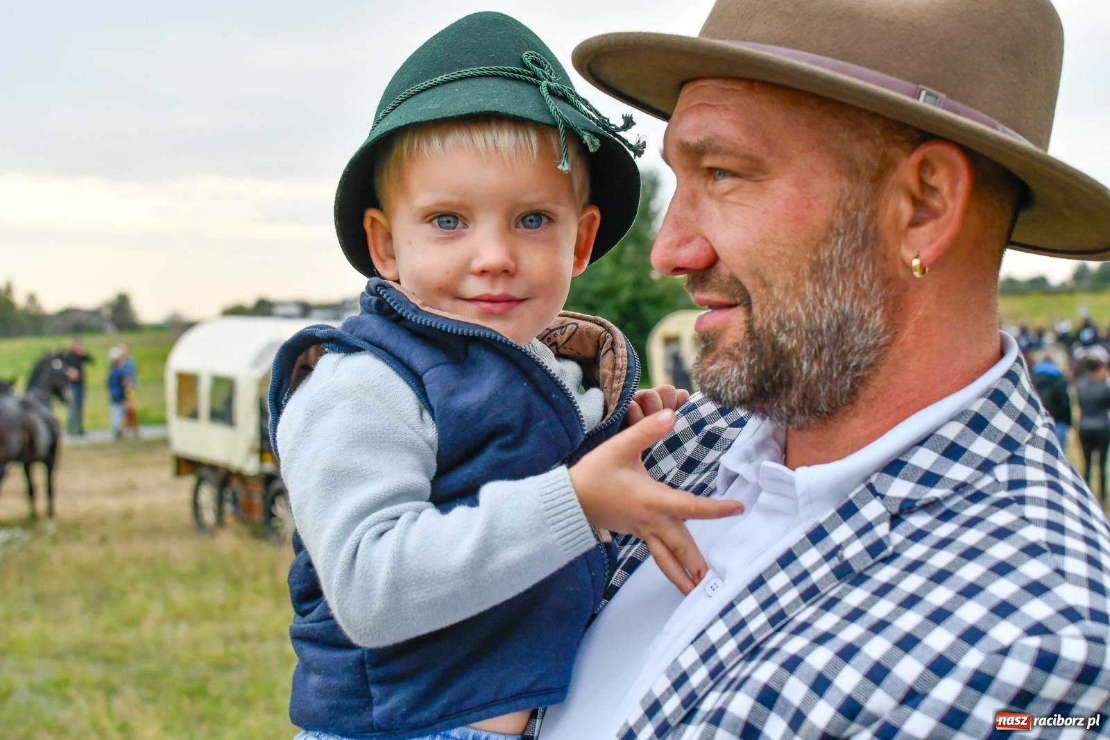 Zdjęcie w galerii na portalu naszraciborz.pl: Hubertus w Kornowacu. Parada po gminie i pogoń za lisem [FOTO i WIDEO] wiadomości z regionu