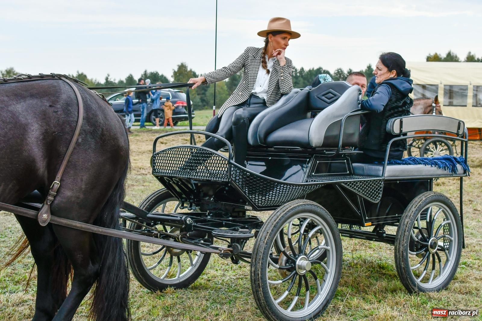 Zdjęcie w galerii na portalu naszraciborz.pl: Hubertus w Kornowacu. Parada po gminie i pogoń za lisem [FOTO i WIDEO] wiadomości z regionu