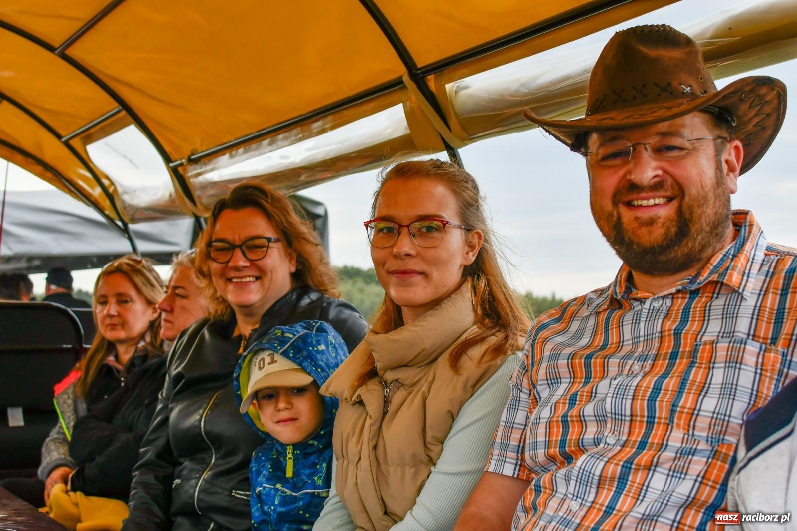 Zdjęcie w galerii na portalu naszraciborz.pl: Hubertus w Kornowacu. Parada po gminie i pogoń za lisem [FOTO i WIDEO] wiadomości z regionu