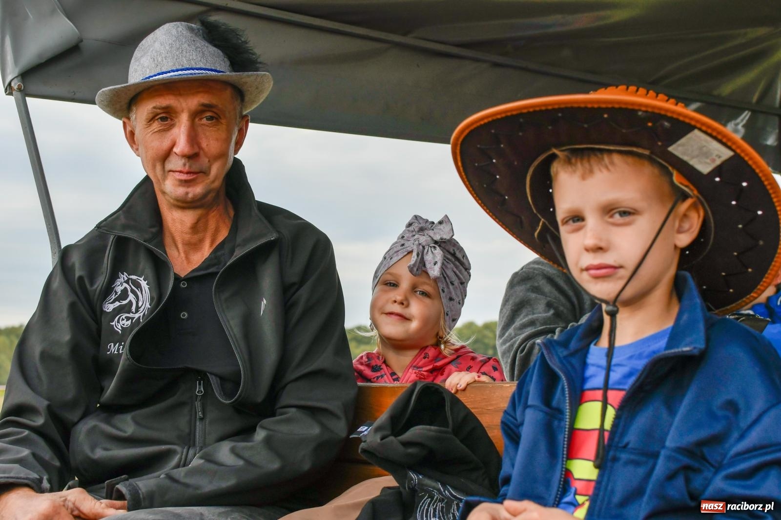 Zdjęcie w galerii na portalu naszraciborz.pl: Hubertus w Kornowacu. Parada po gminie i pogoń za lisem [FOTO i WIDEO] wiadomości z regionu