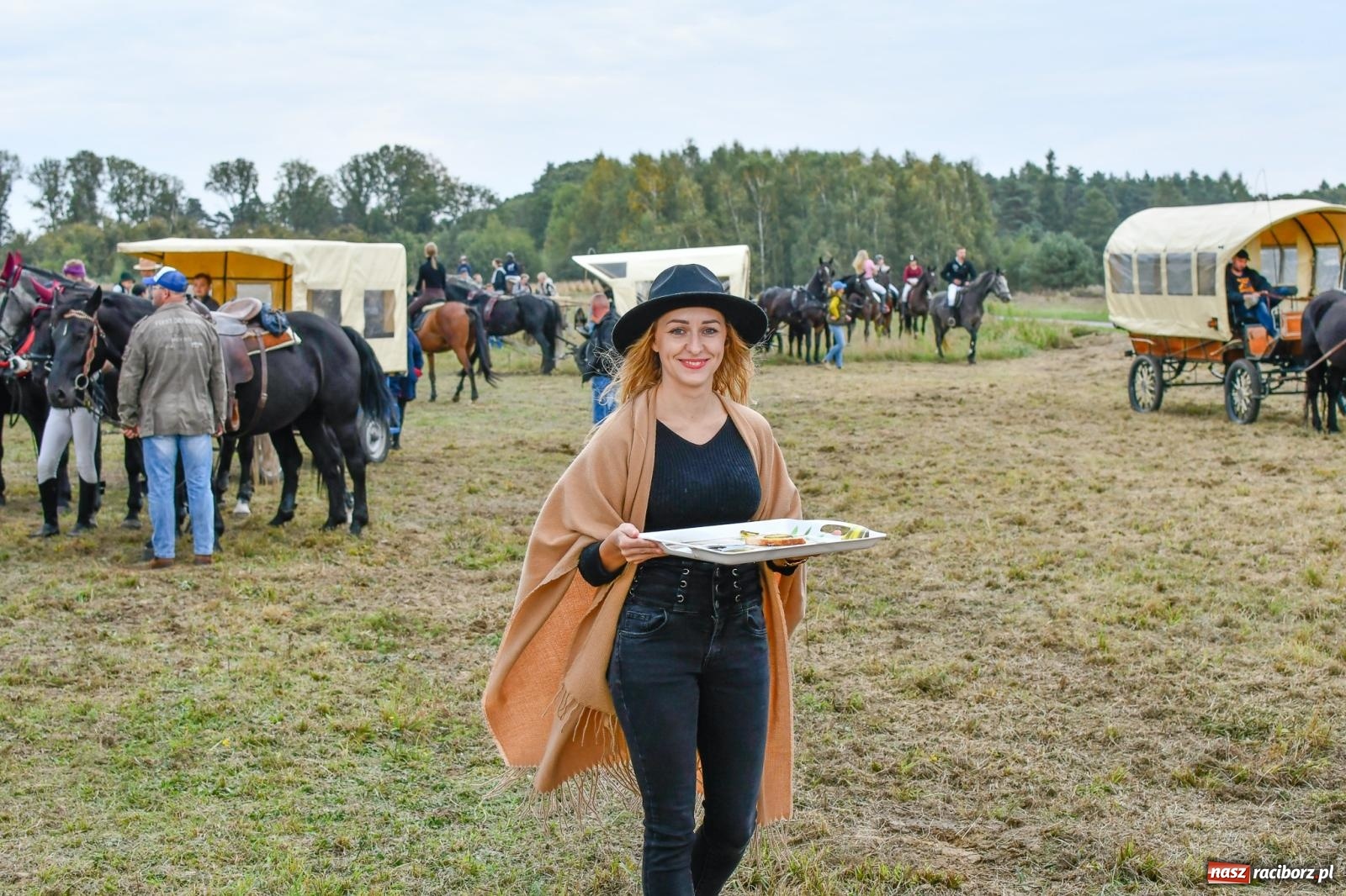 Zdjęcie w galerii na portalu naszraciborz.pl: Hubertus w Kornowacu. Parada po gminie i pogoń za lisem [FOTO i WIDEO] wiadomości z regionu