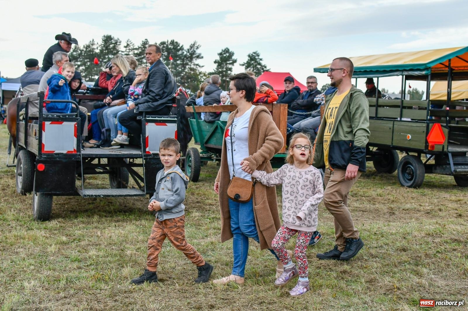 Zdjęcie w galerii na portalu naszraciborz.pl: Hubertus w Kornowacu. Parada po gminie i pogoń za lisem [FOTO i WIDEO] wiadomości z regionu