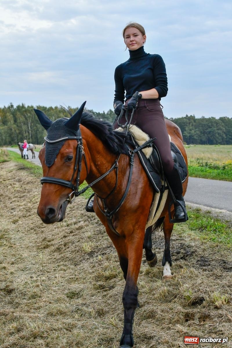 Zdjęcie w galerii na portalu naszraciborz.pl: Hubertus w Kornowacu. Parada po gminie i pogoń za lisem [FOTO i WIDEO] wiadomości z regionu