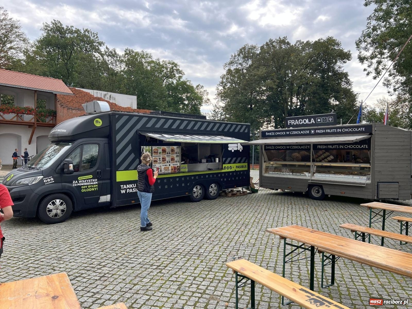 Zdjęcie w galerii na portalu naszraciborz.pl: Zakończenie sezonu foodtruckowego na zamku wiadomości z regionu