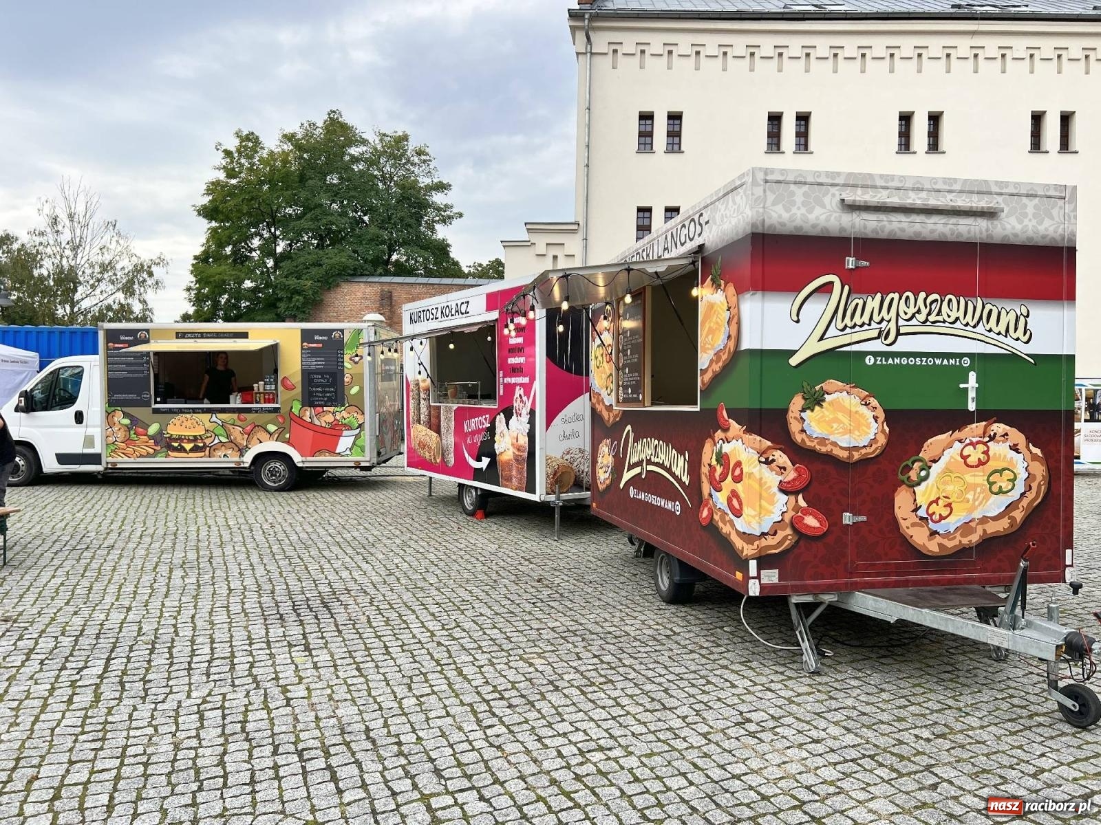 Zdjęcie w galerii na portalu naszraciborz.pl: Zakończenie sezonu foodtruckowego na zamku wiadomości z regionu