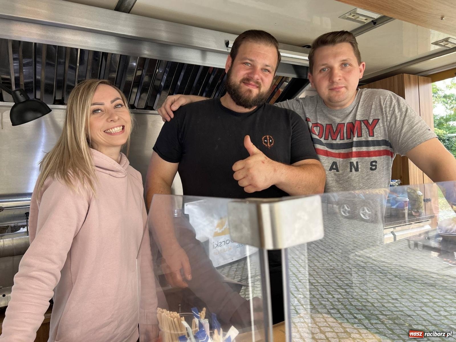 Zdjęcie w galerii na portalu naszraciborz.pl: Zakończenie sezonu foodtruckowego na zamku wiadomości z regionu