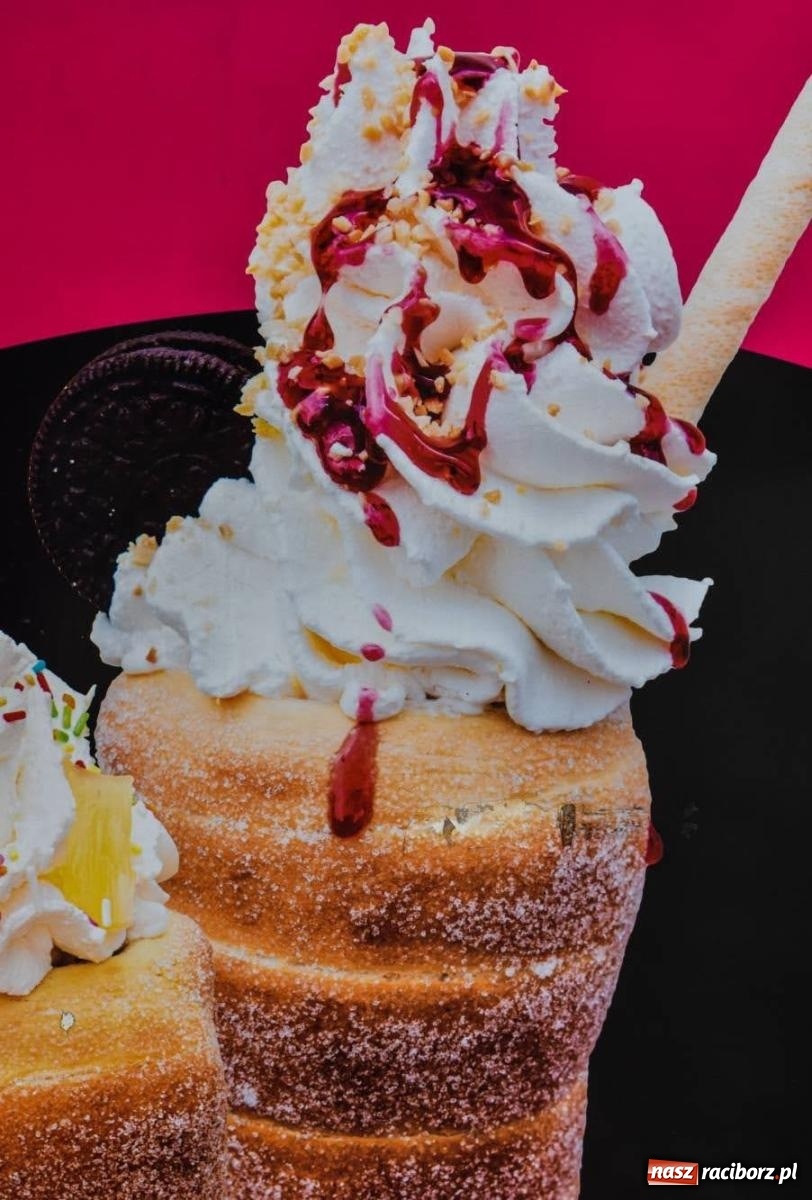 Zdjęcie w galerii na portalu naszraciborz.pl: Zakończenie sezonu foodtruckowego na zamku wiadomości z regionu