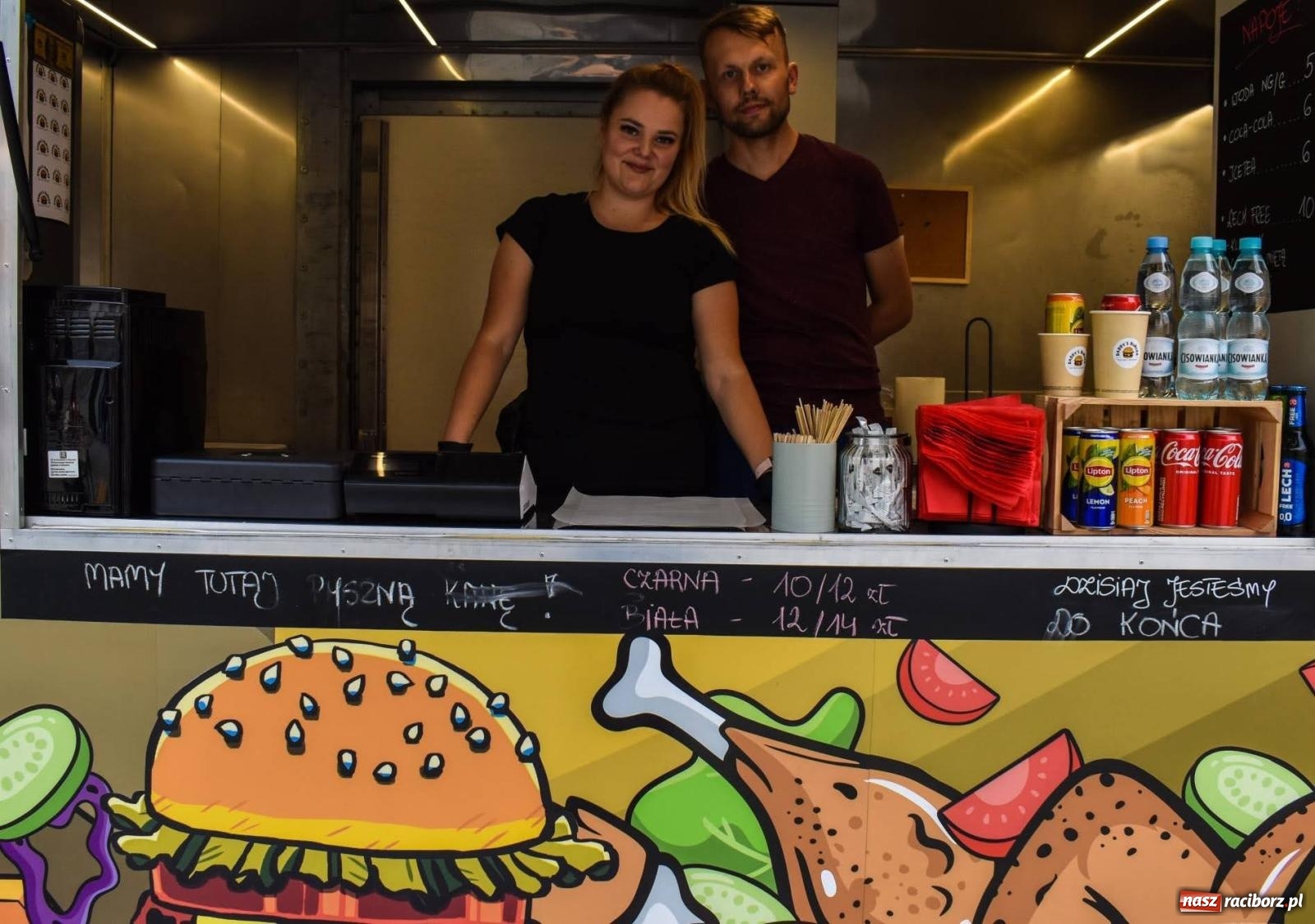 Zdjęcie w galerii na portalu naszraciborz.pl: Zakończenie sezonu foodtruckowego na zamku wiadomości z regionu