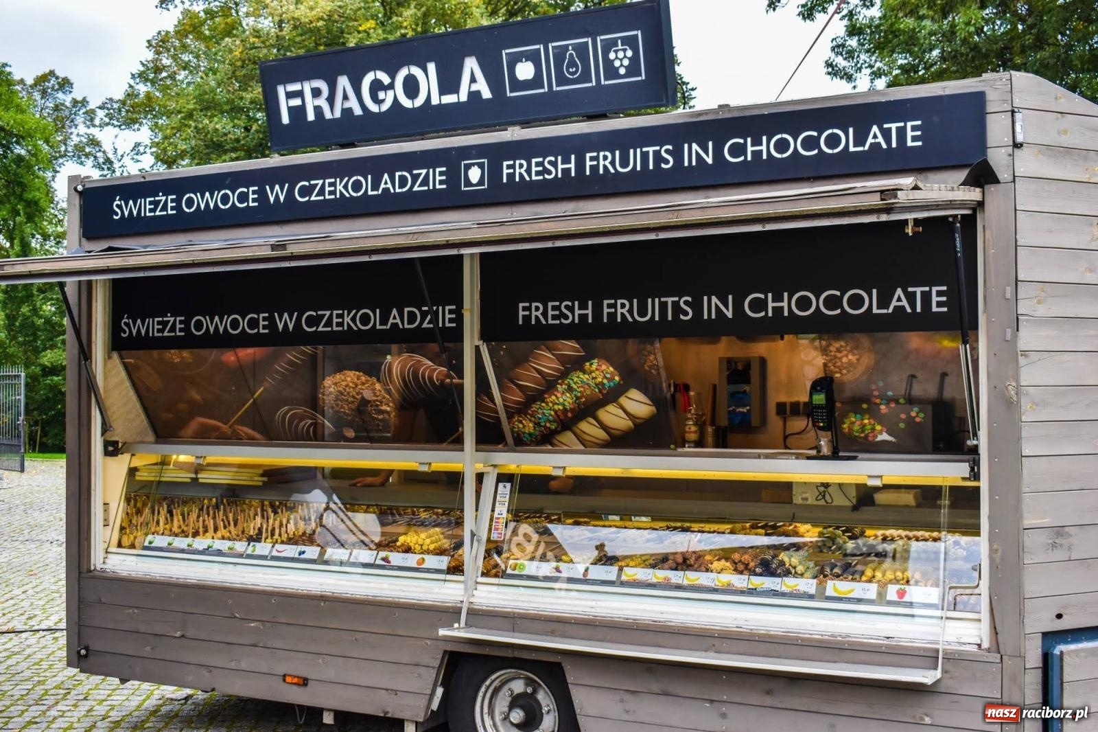 Zdjęcie w galerii na portalu naszraciborz.pl: Zakończenie sezonu foodtruckowego na zamku wiadomości z regionu